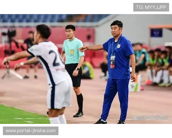 韩鹏代理主帅首秀胜海港，本土教练临场指挥获认可