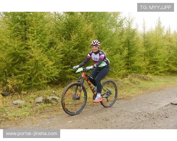 青少年冠军崭露头角，新生代车手展现山地运动未来潜力